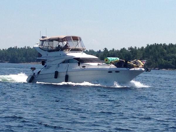 Sea Ray 400 Sedan Bridge