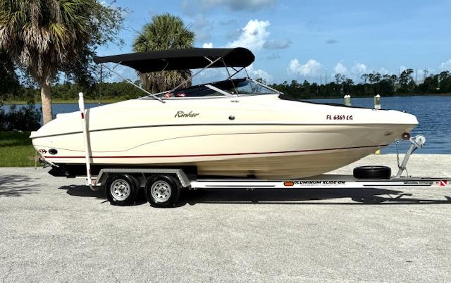 2000 Rinker Captiva
