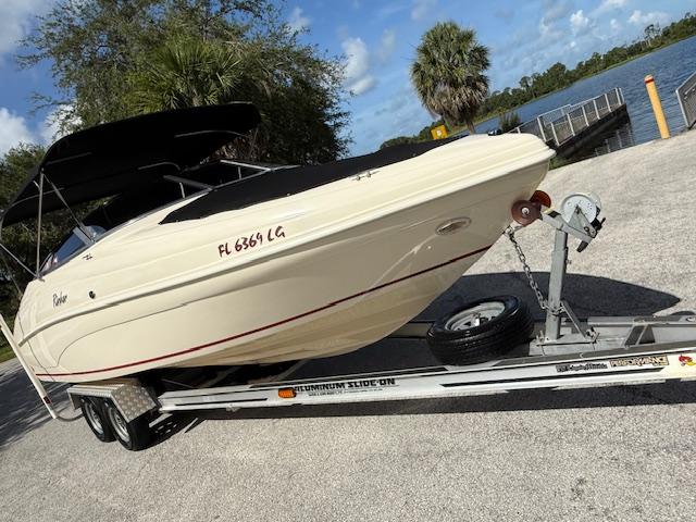 2000 Rinker Captiva