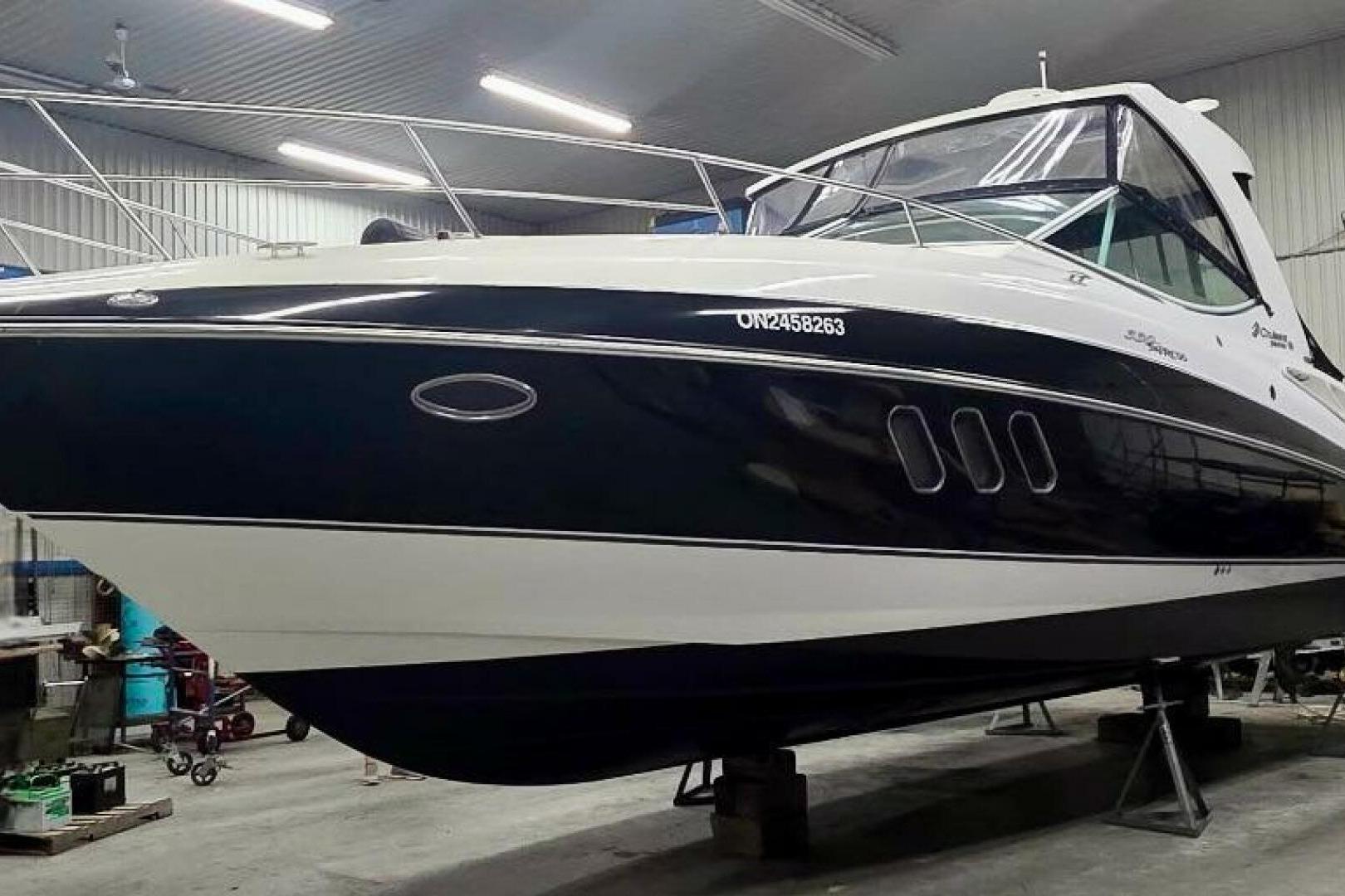 2011 Cruisers Yachts 330 Express