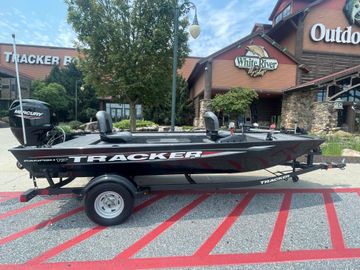 2025 Tracker Panfish 17