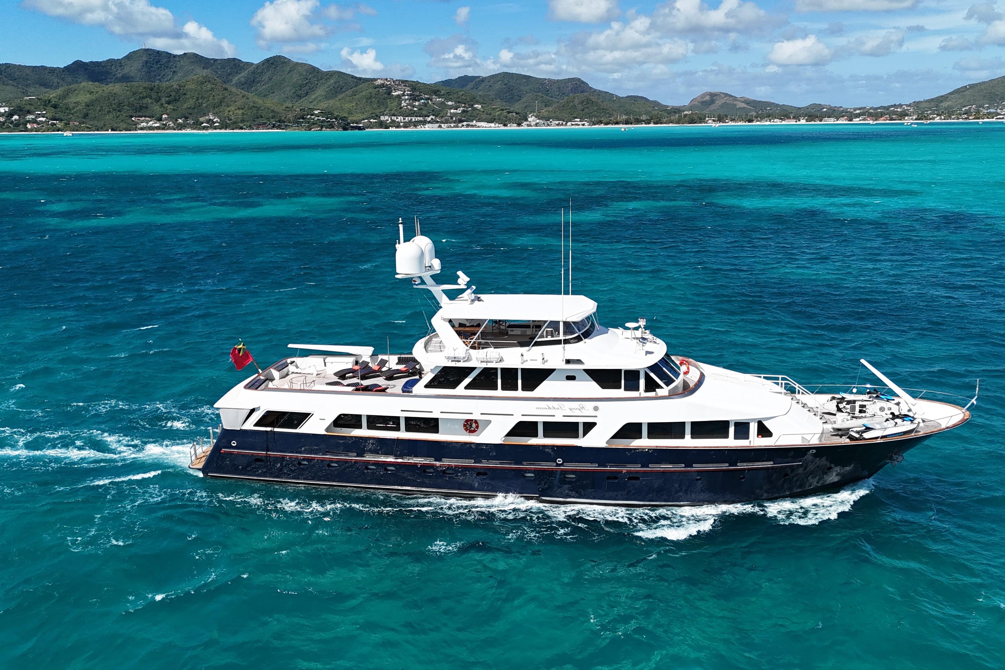 1984 Lloyds Ships Tri-Deck