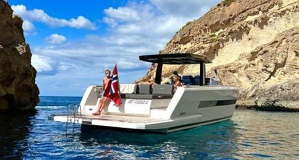 2017 Fjord 42 Open