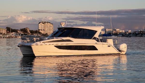 2018 Aquila 36 POWER CAT