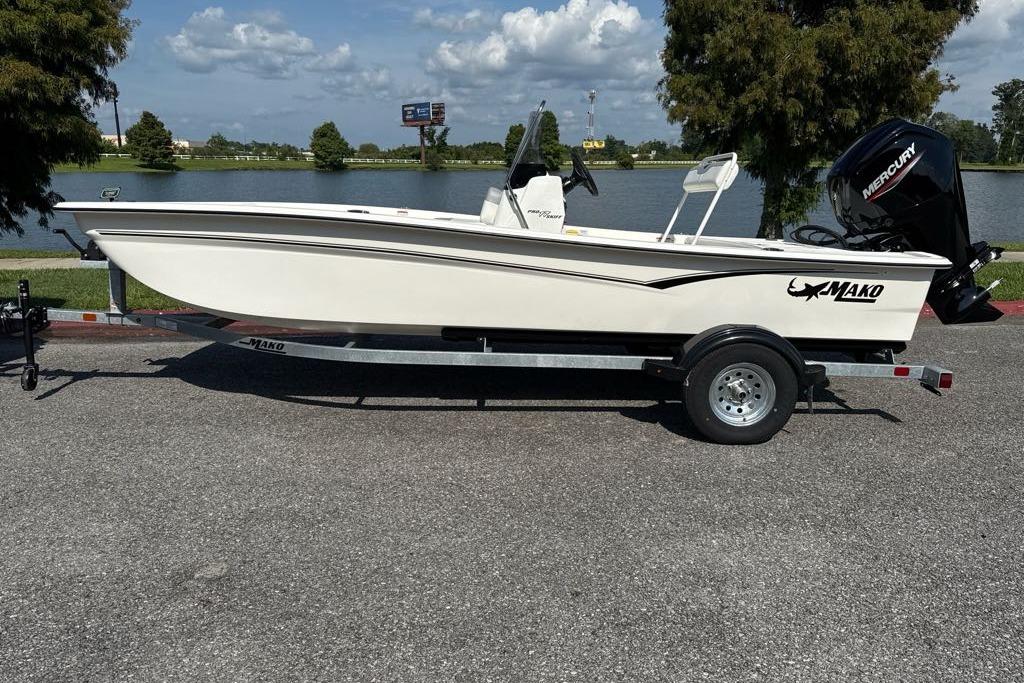 2026 Mako Pro Skiff 17 CC
