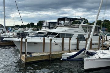 1998 Carver 445 Aft Cabin Motor Yacht