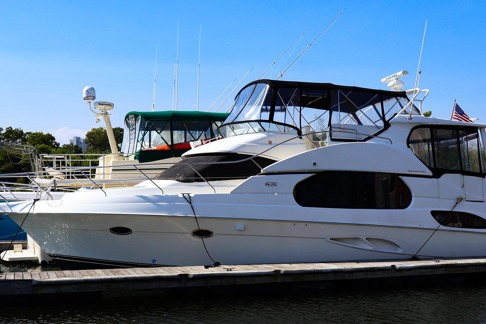 2002 Silverton 43 Motor Yacht