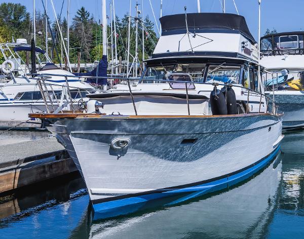 Trojan 3700 Sea Voyager