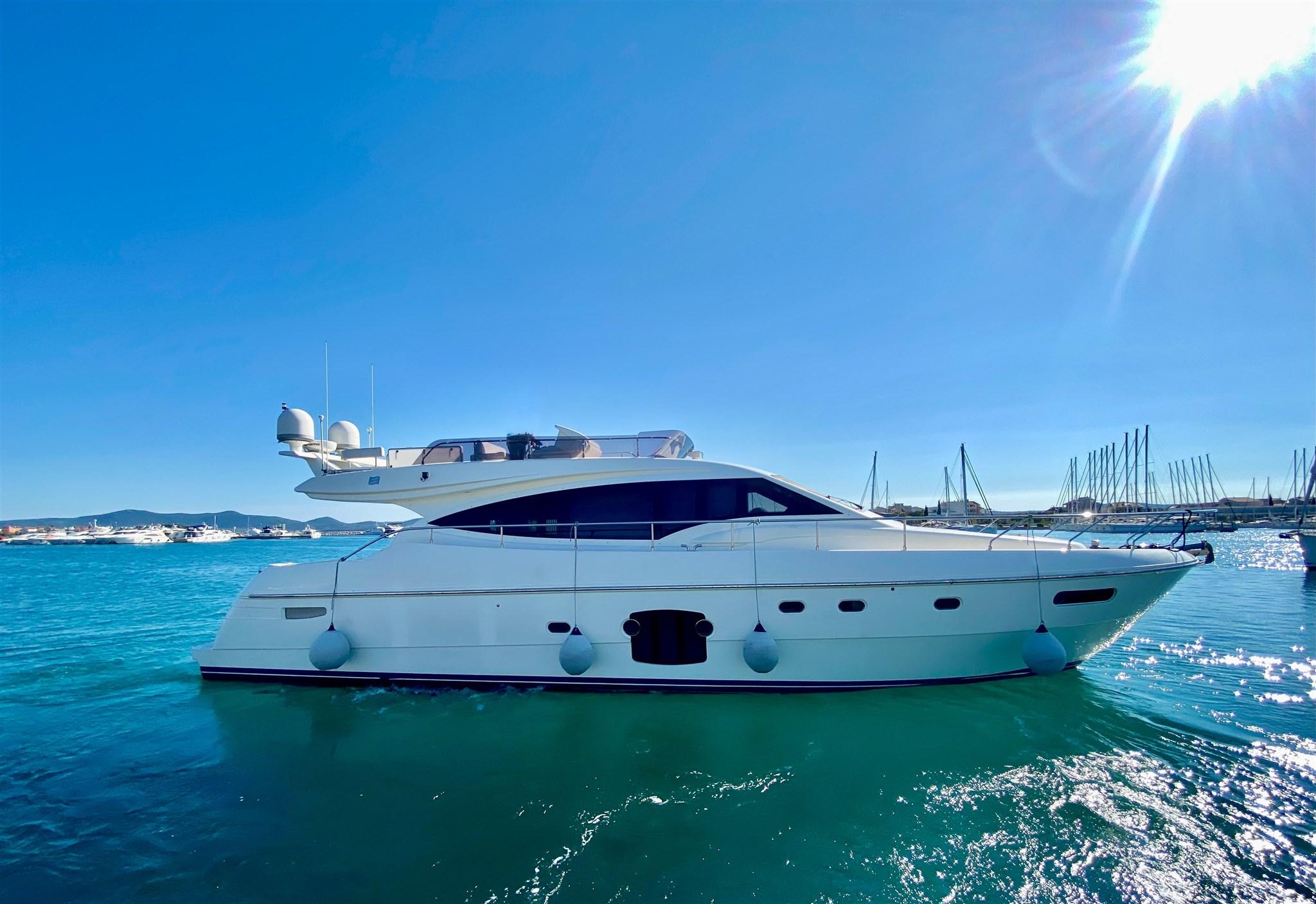 2008 Ferretti Yachts 592