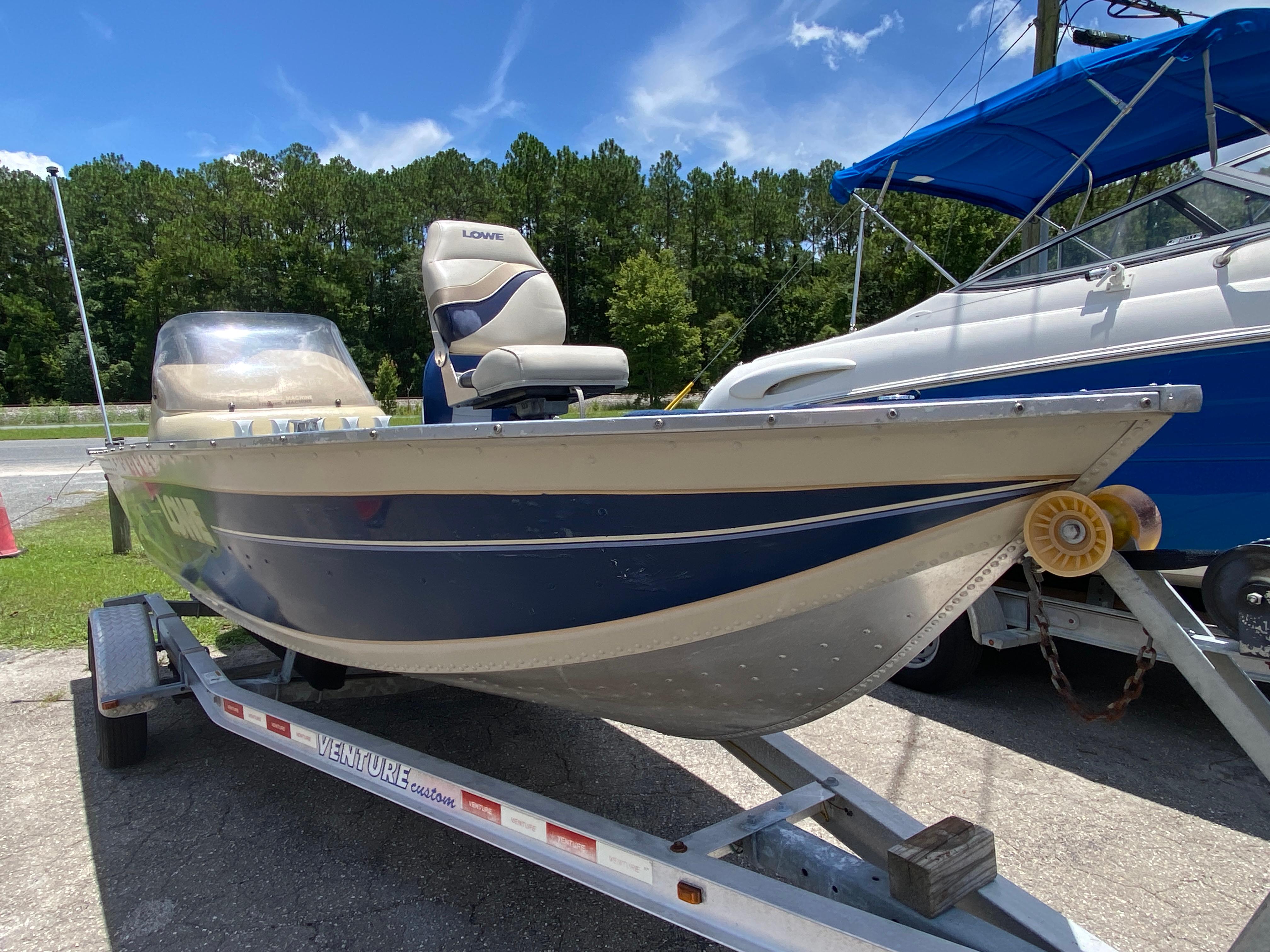 2001 Lowe FM165S