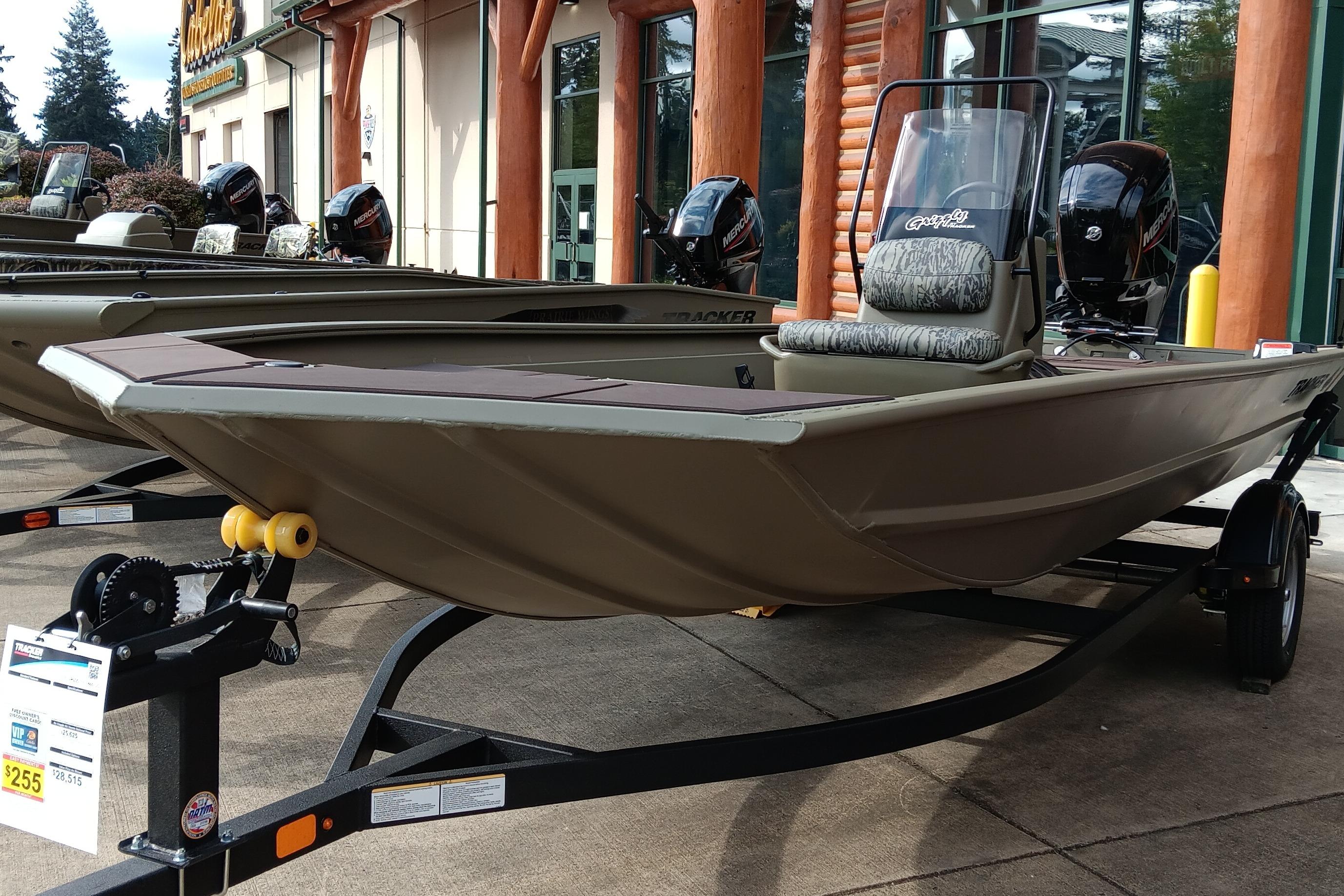 2026 Tracker Grizzly 1860 CC