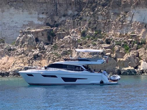 2021 Ferretti Yachts 500