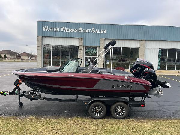 Lund 189 Tyee GL 2025 Lund 189 Tyee GL boat at Water Werks Boat Sales dealership.