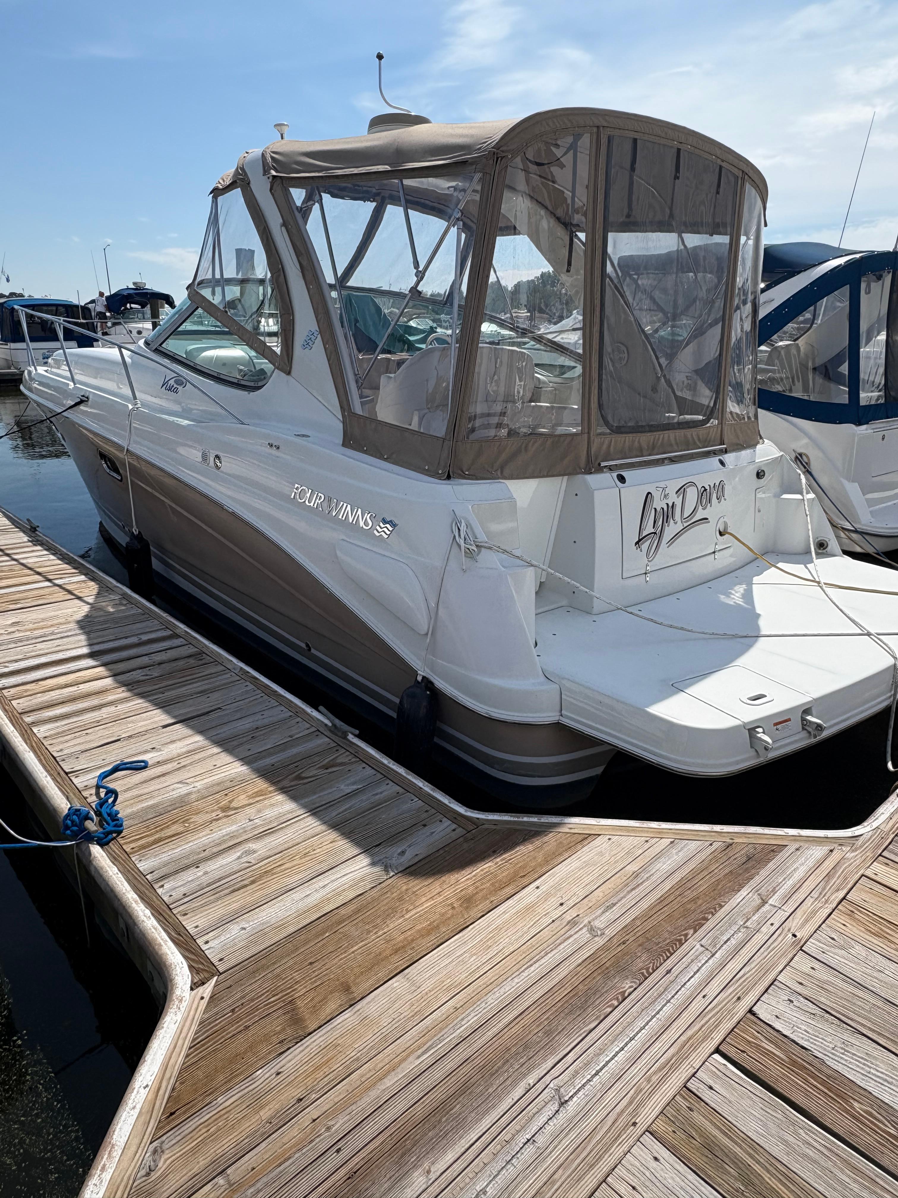2005 Four Winns 328 Vista Cruiser