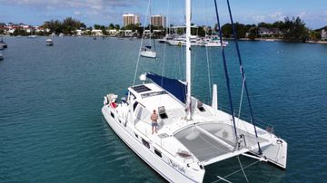 2003 Catana 582
