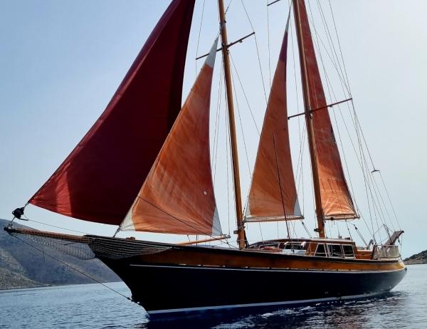 1982 Custom Classic Schooner