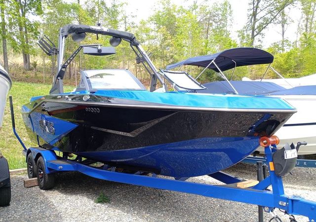 2025 Axis Wake Research T220