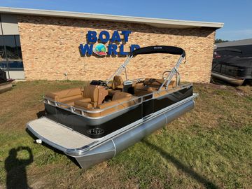 2026 Tahoe Sport 2180 Swingback (VRB) & Honda 4-Stroke EFI