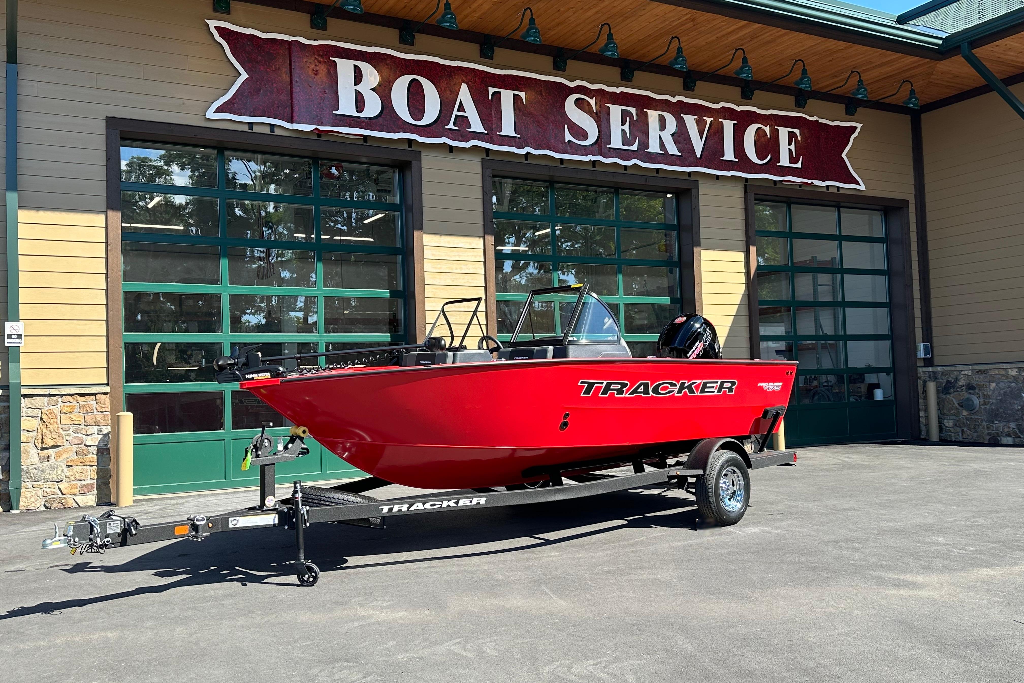 Tracker Pro Guide V-175 Combo 2026 Tracker Pro Guide V-175 Combo boat outside service center.