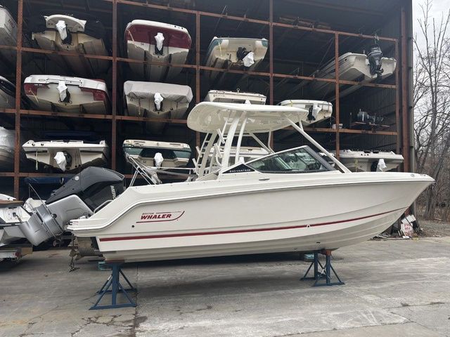 2025 Boston Whaler 240 Vantage