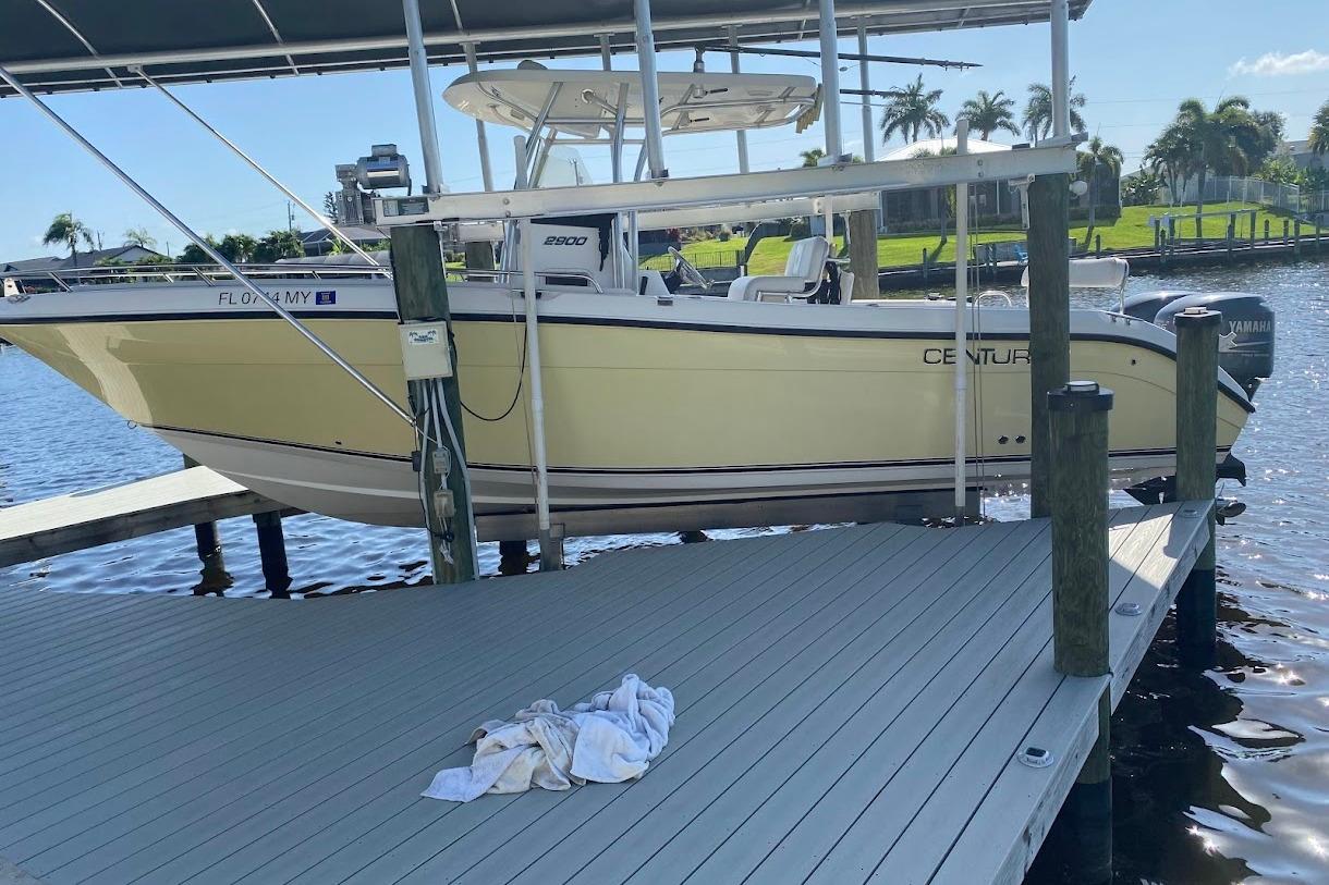 2005 Century 2900 Center Console