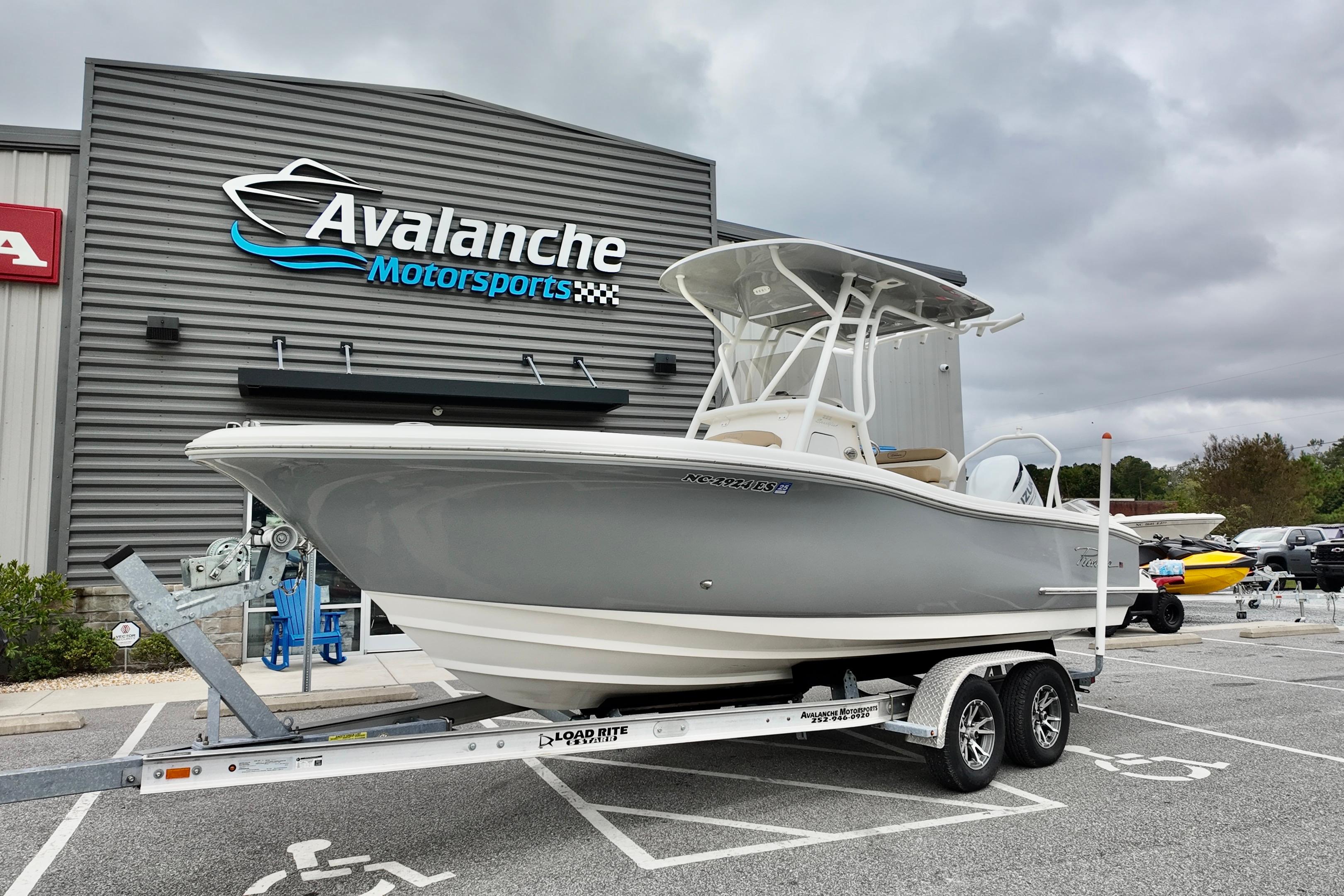 2021 Pioneer 222 Sportfish