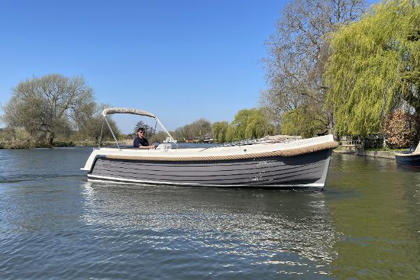Interboat Intender 820