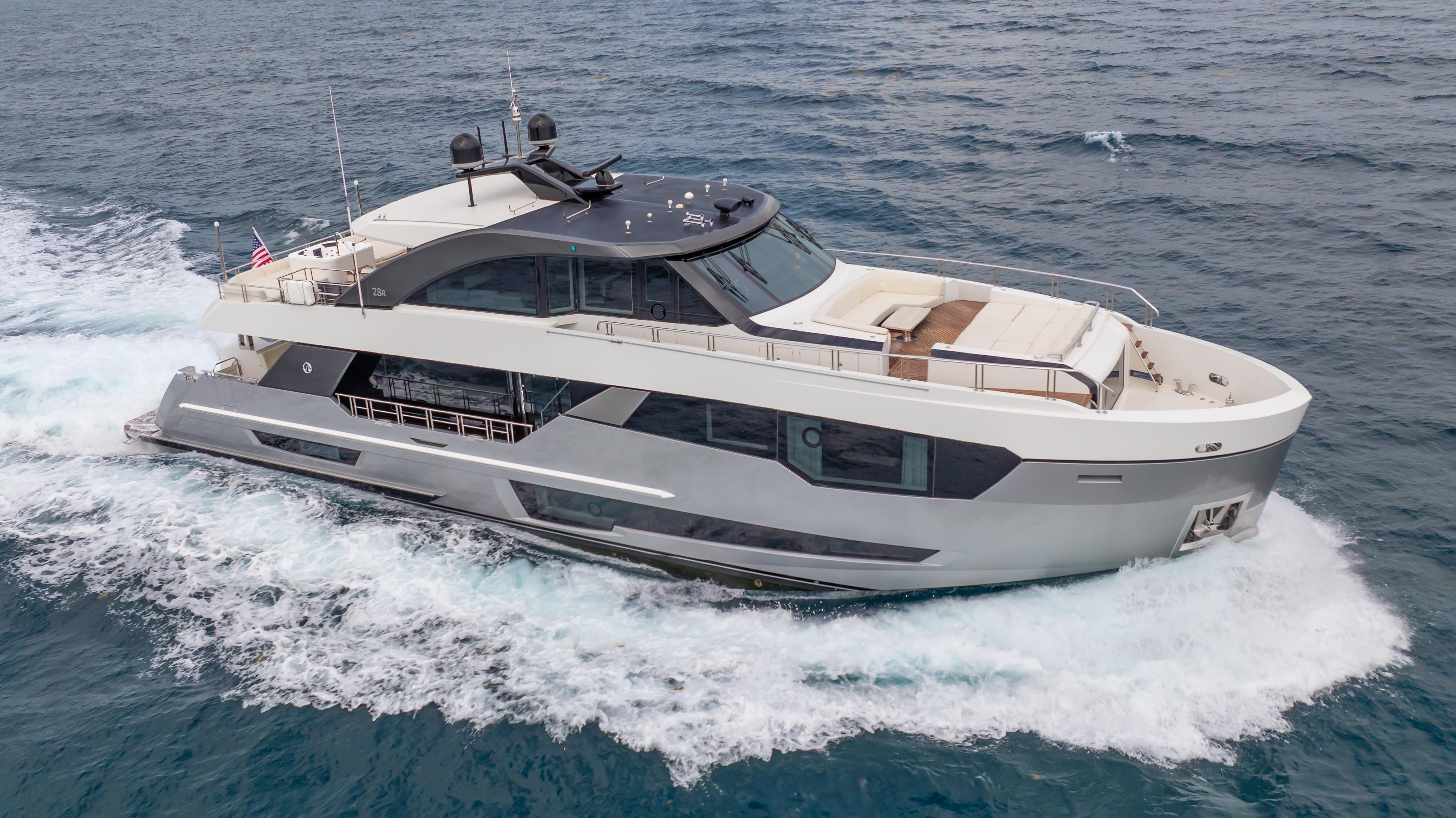 Ocean Alexander 28R Luxury Ocean Alexander 28R yacht cruising on open water, 2021 model.