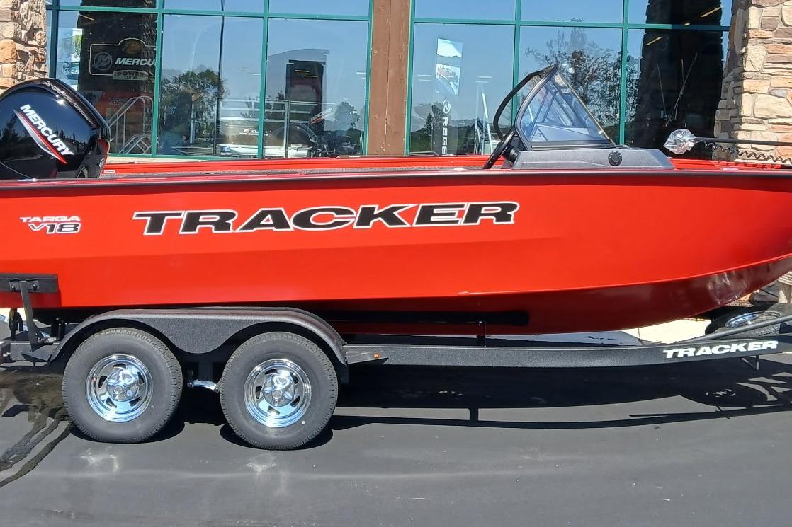2026 Tracker Targa V-18 Combo