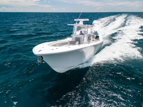 2026 Front Runner 33 Center Console