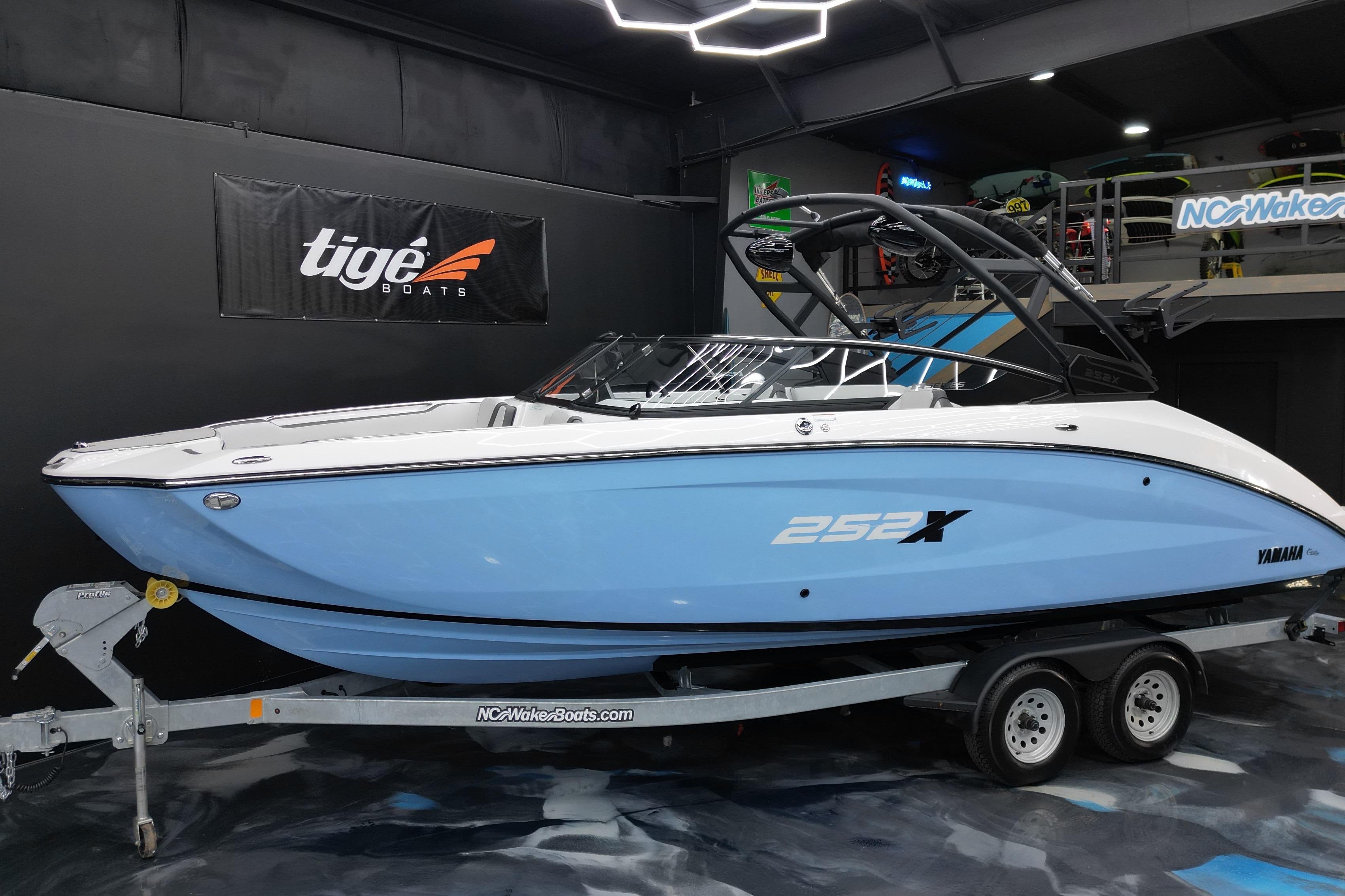 2024 Yamaha Boats 252XE