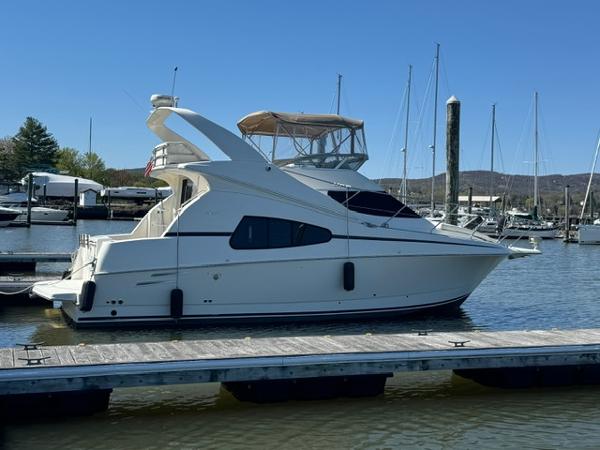2002 Silverton 330 Sport Bridge