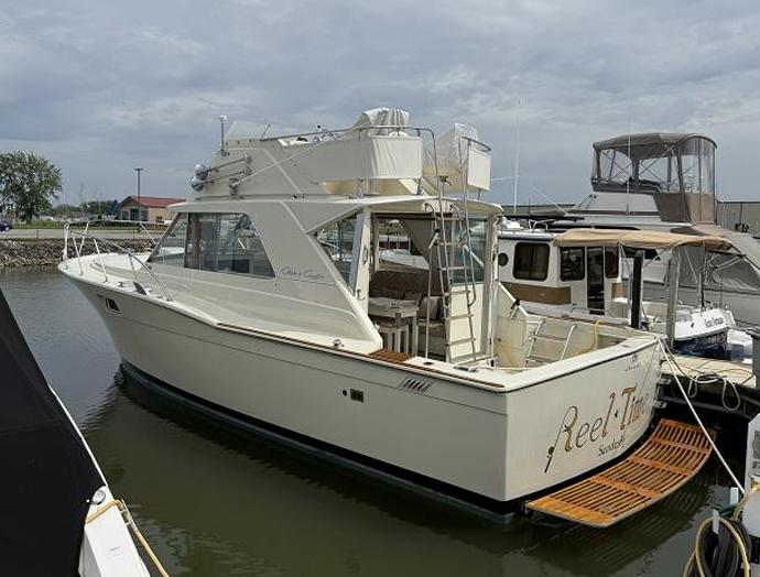 1970 Chris-Craft commander sport cruiser fly bridge