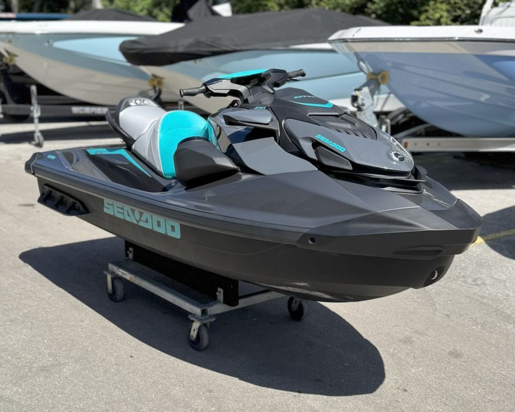 2025 Sea-Doo GTR™ 230 BRP Premium Audio, iBR
