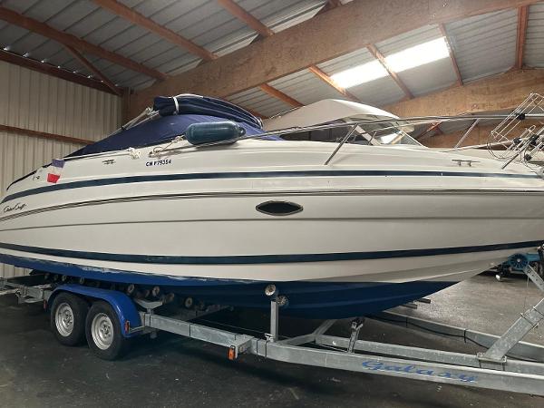 2000 Chris-Craft 245 Cuddy Cabin