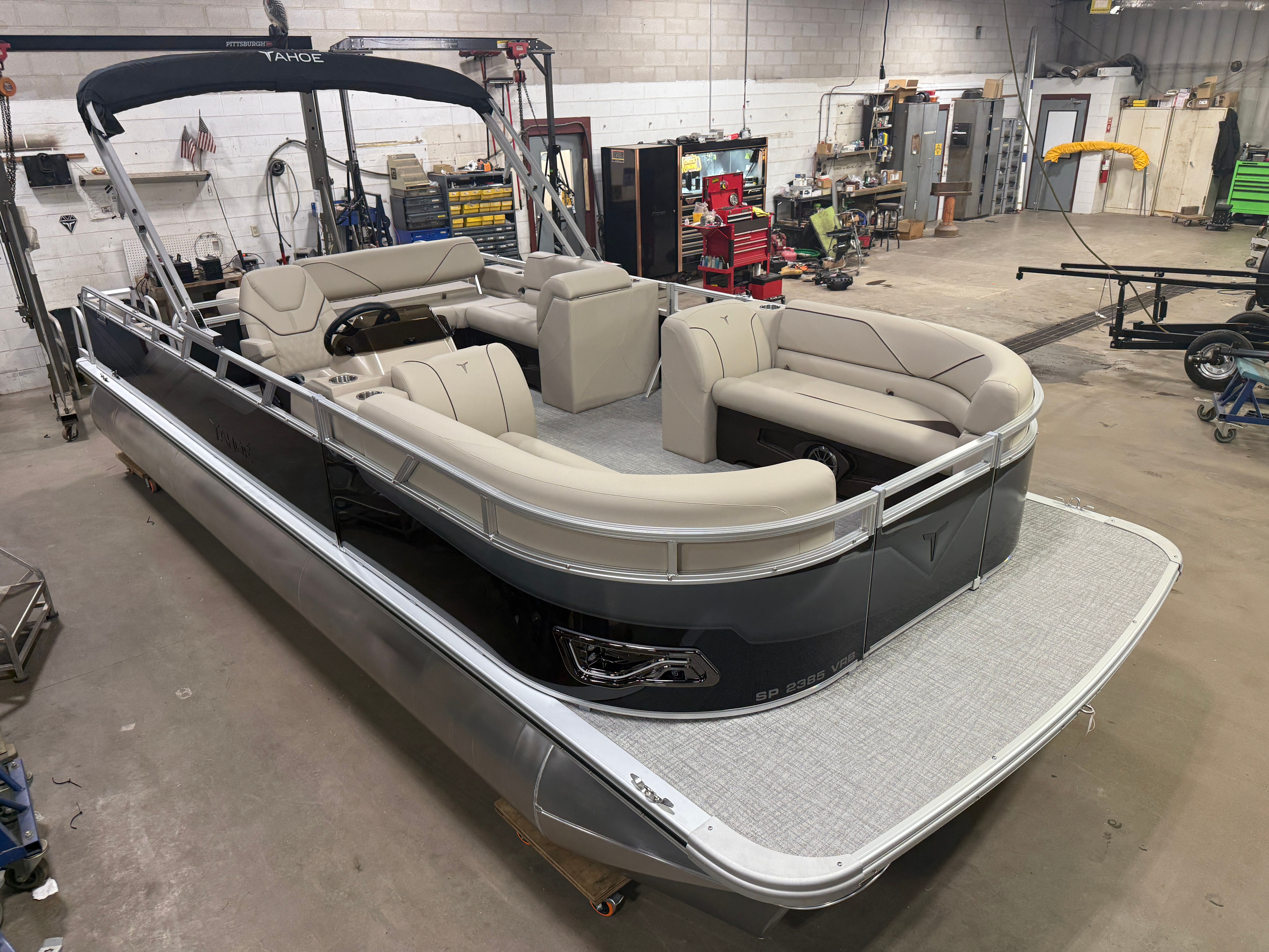 2025 Tahoe Sport 2385 Swingback (VRB) & Honda 4-Stroke EFI