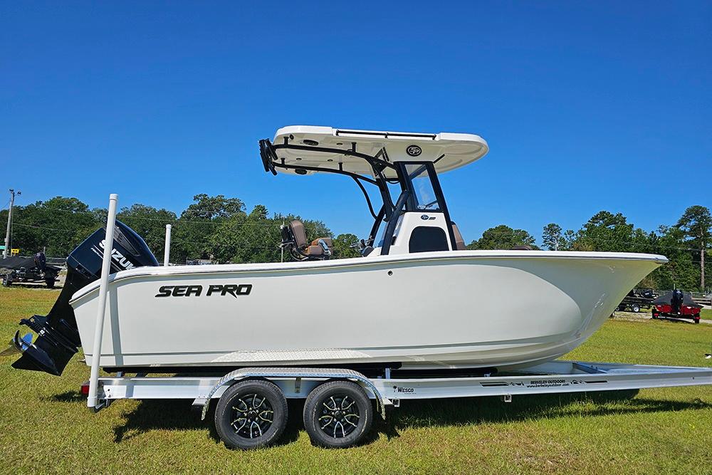 2026 Sea Pro 242 Center Console Sport