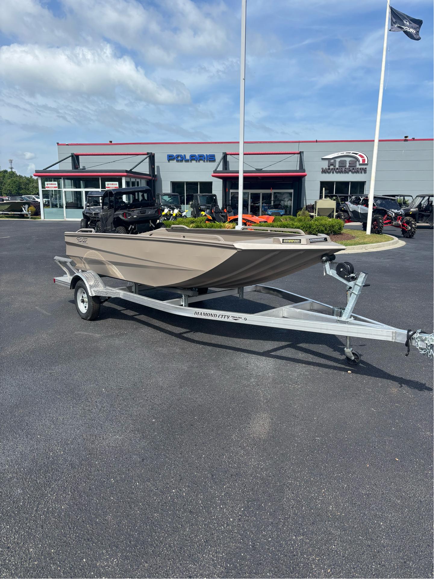 EDGE BOATS 656