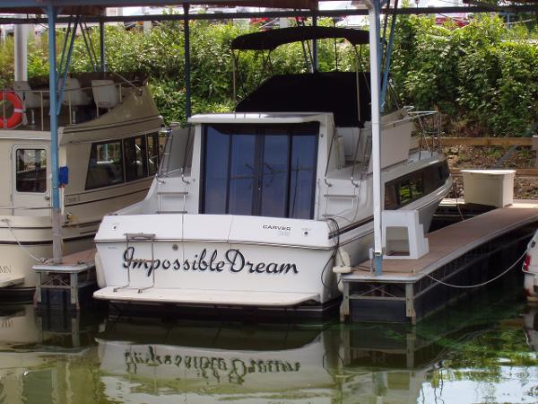 1990 Carver Mariner 32