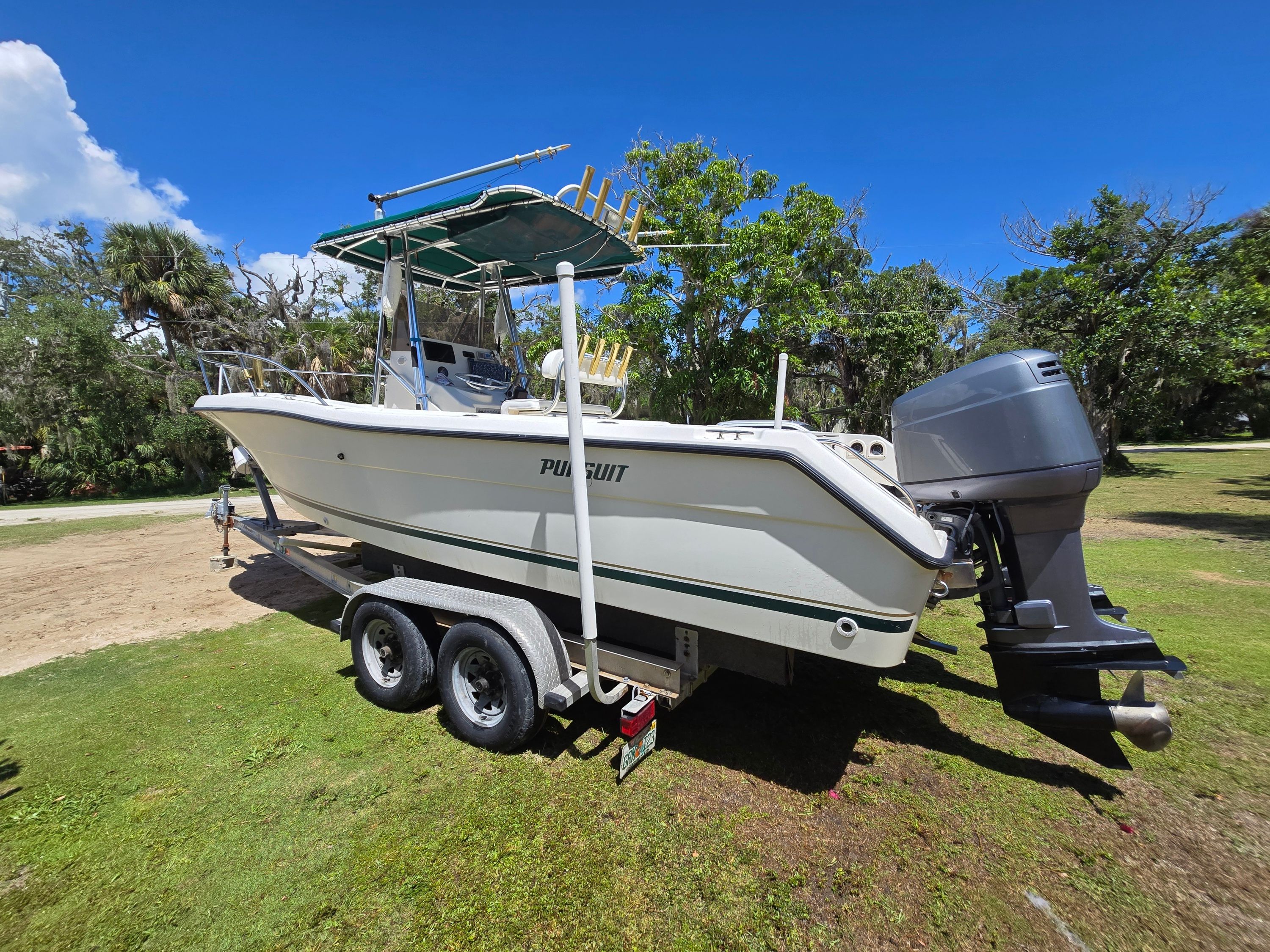 1996 Pursuit 2470 Pursuit