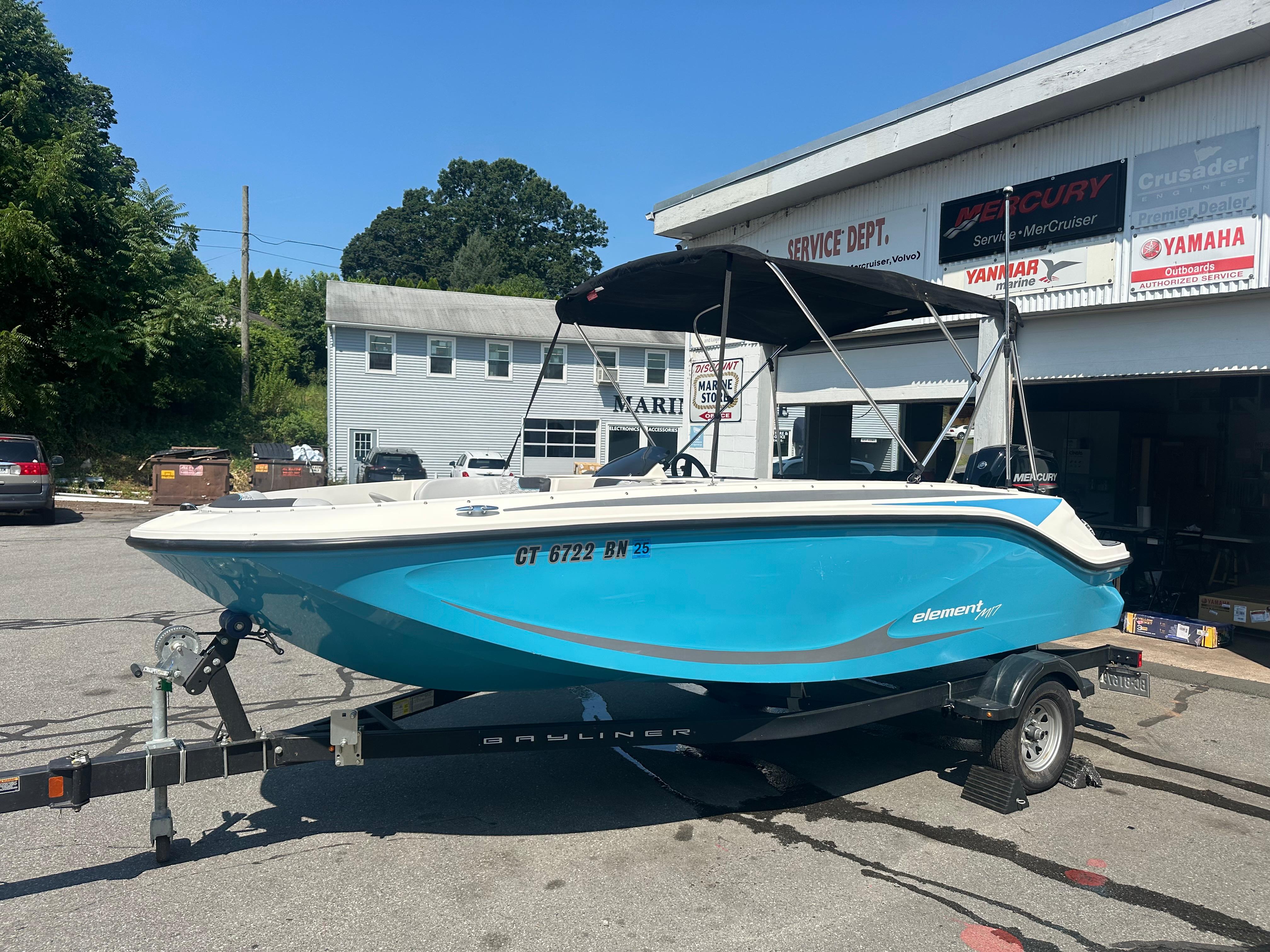 2022 Bayliner Element M17