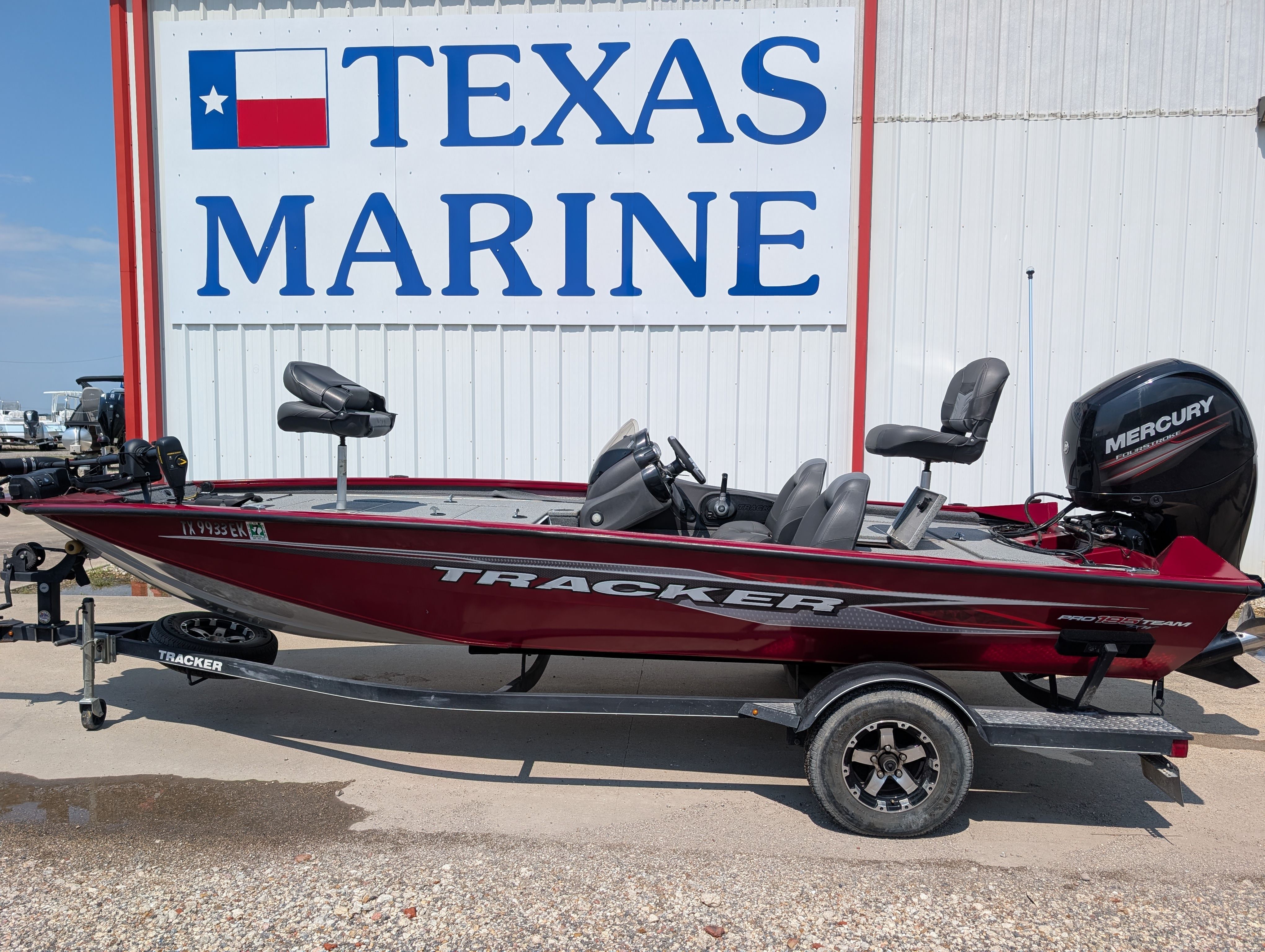 2019 Tracker PRO 195