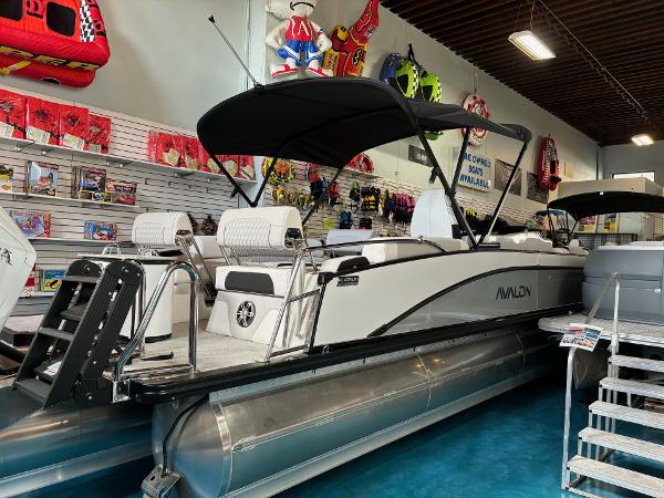 2025 Avalon Catalina Quad Lounger Shift
