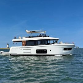 2026 Beneteau Swift Trawler 54