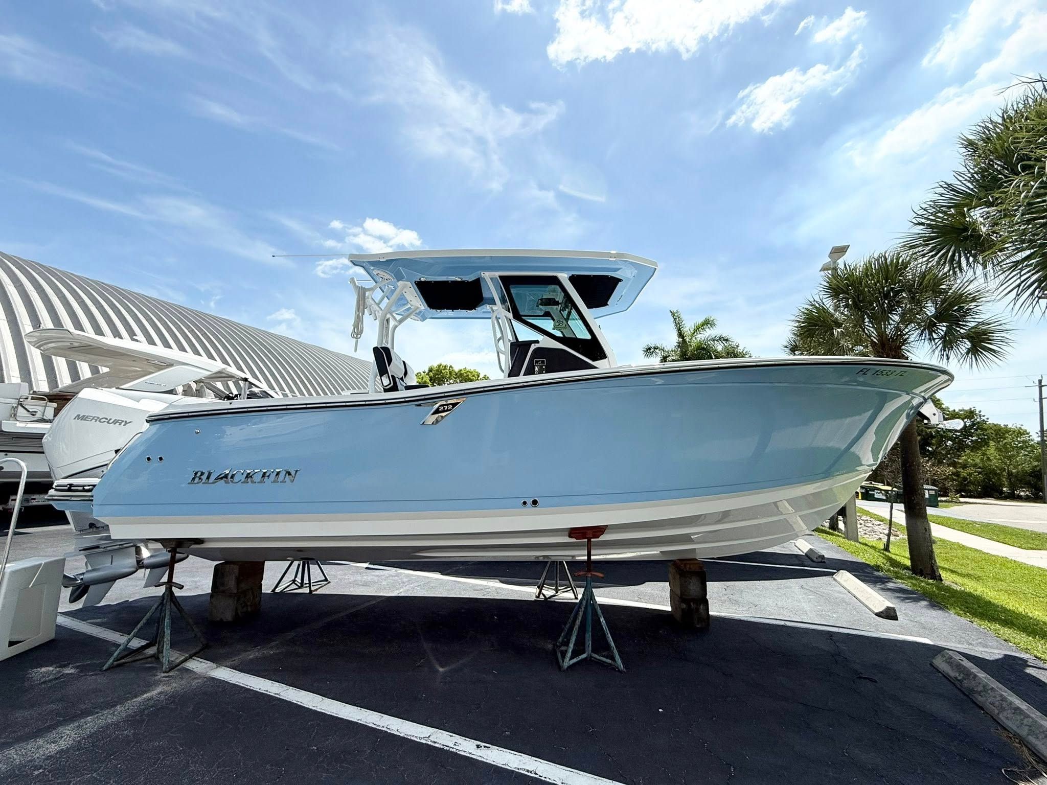 2023 Blackfin 272 CC