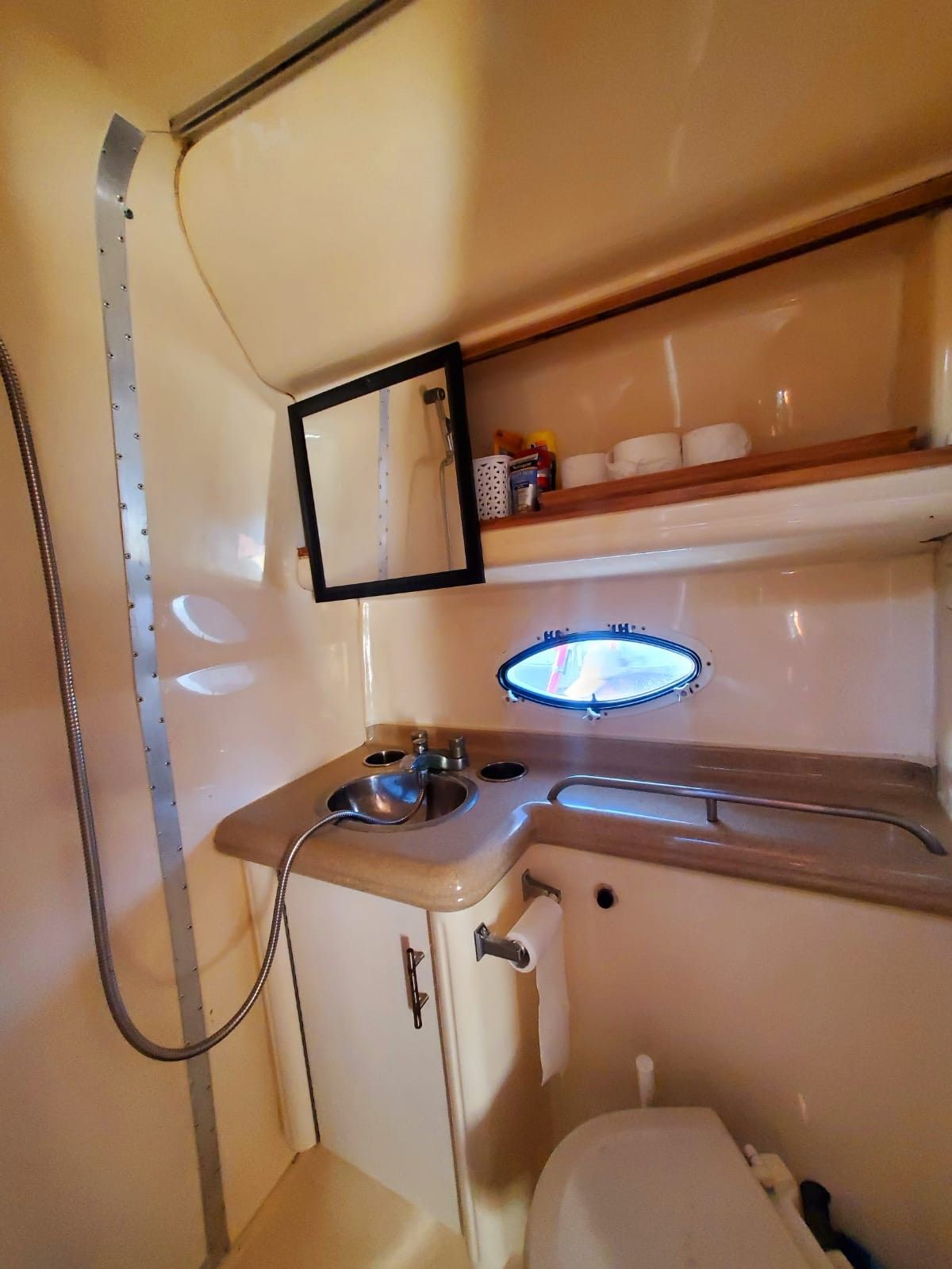 2000 Larsen Cabrio 33 Express