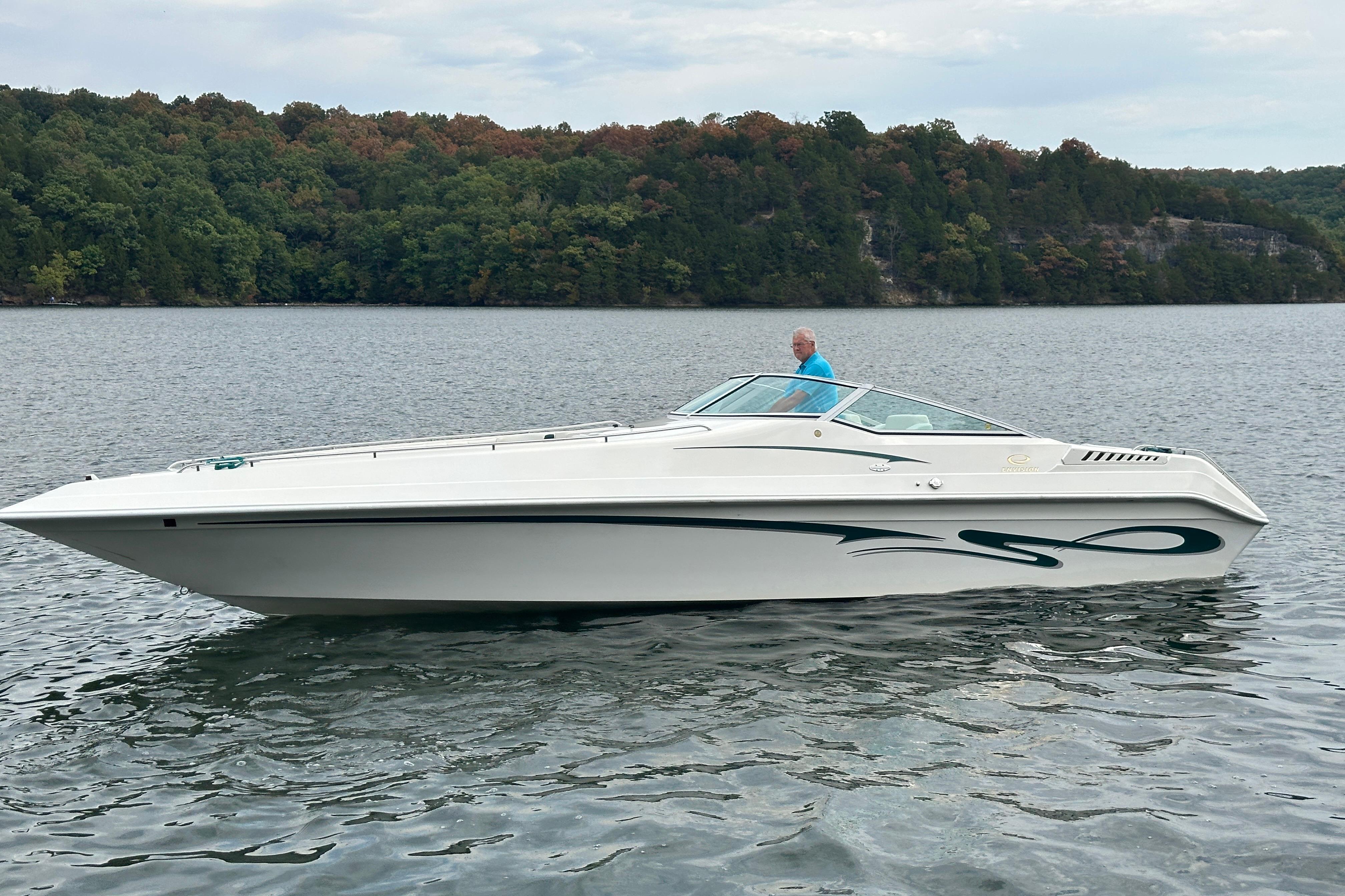 1999 Envision 3200 Intruder
