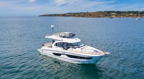 Beneteau ANTARES 11 fly Manufacturer Provided Image: Manufacturer Provided Image