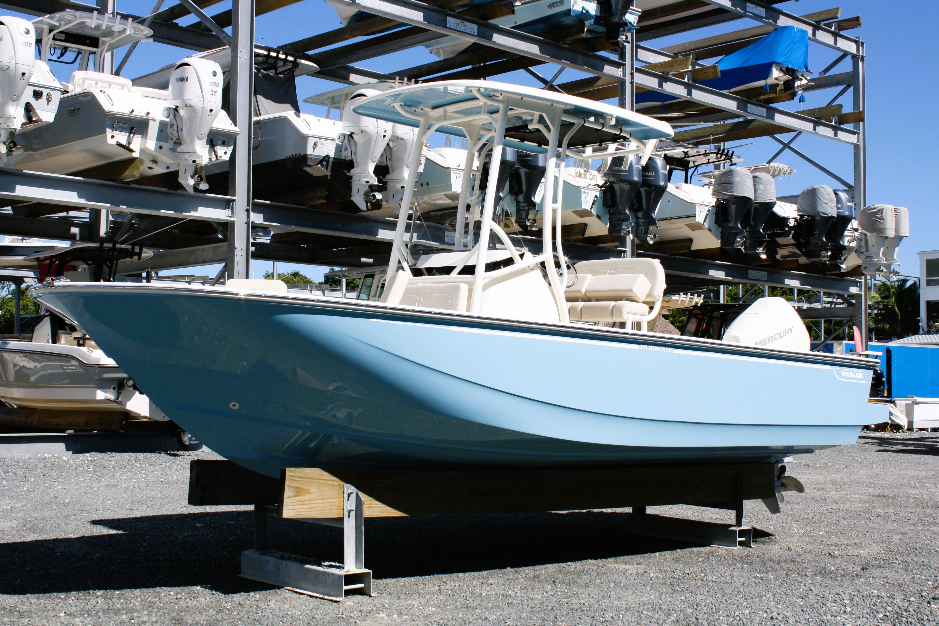 2026 Boston Whaler 210 Montauk