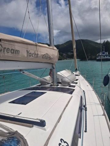 2019 Dufour 520